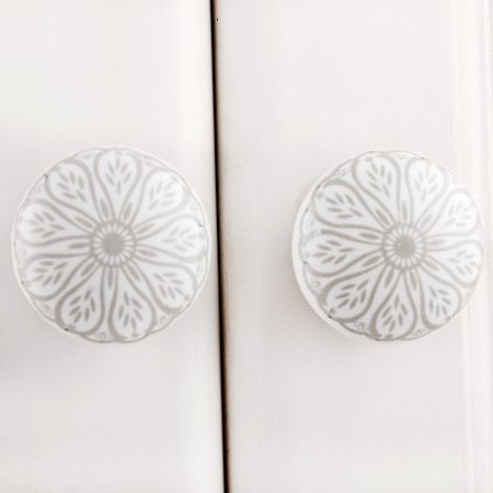 Grey Daisy Flower Flat Ceramic Knob